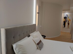 1 bedroom, in-room safe, desk, iron/ironing board - Center Suite Cagliari (Cagliari)