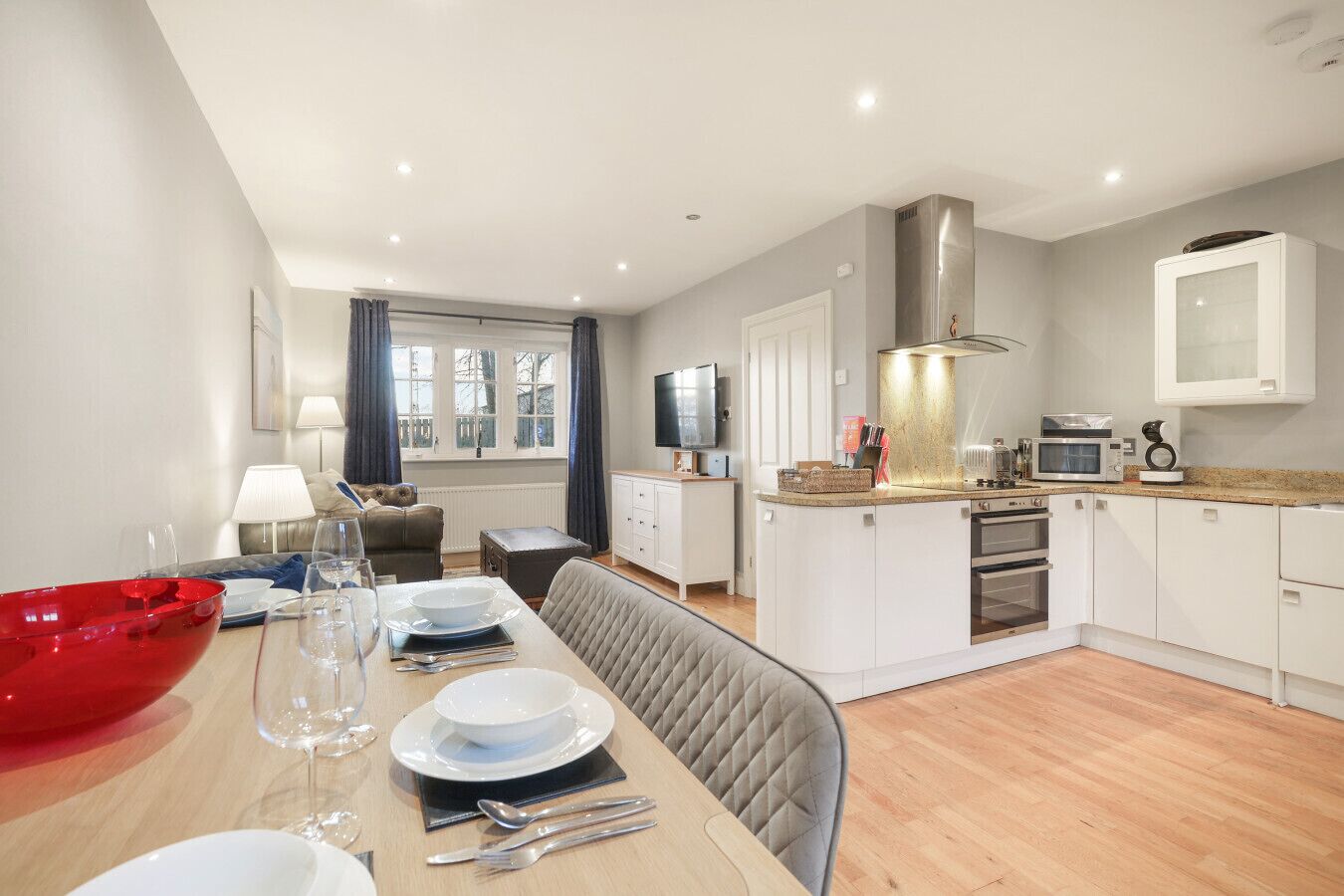 Réfrigérateur, micro-ondes, four, lave-vaisselle