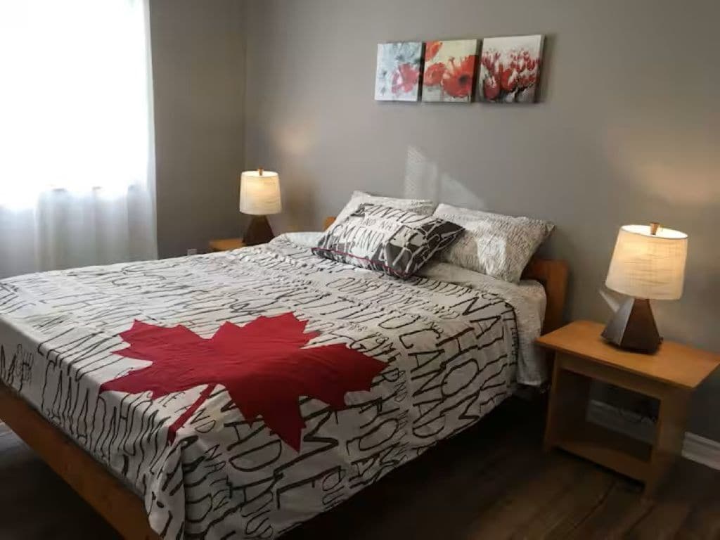 4 bedrooms, iron/ironing board, WiFi (free), bed sheets