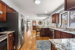 Fridge, microwave, oven, stovetop - Dog Friendly, Game Room, Central AC! (Chatham)