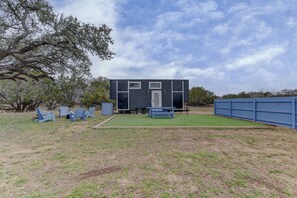 Exterior - Canary-Inspired Tiny Home Retreat Near Blanco State Park (Blanco)