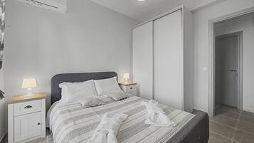 3 bedrooms, WiFi, bed sheets
