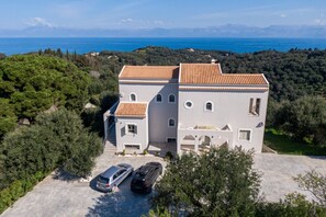 Exterior - Villa 'Niarchos' with Sea View, Wi-Fi, and Air Conditioning (Corfu)