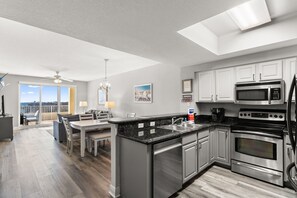 Fridge, microwave, oven, stovetop - Ariel Dunes II 407 *Beach access*3 pools (Miramar Beach)