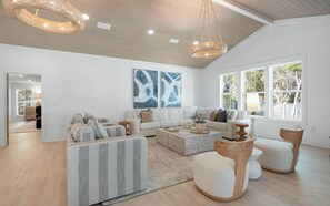 Smart TV, fireplace - Endless Summer- Private Pool, Pet Friendly & Bikes (Santa Rosa Beach)