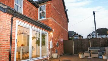 Tempat makan outdoor