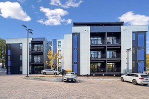 Exterior - Nashville Scene Suite in Chic East Nash, 12 min to Broadway! (Nashville)