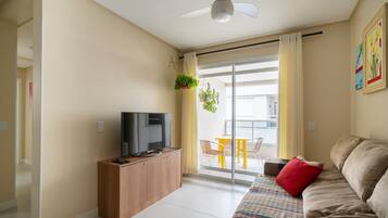 基础公寓 | 起居区