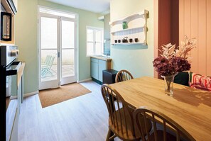 Fridge, microwave, oven, dishwasher - Host and Stay | Prospect Rise (Hastings)