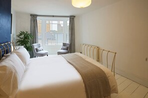 3 bedrooms, iron/ironing board, travel crib, WiFi - Host and Stay | Prospect Rise (Hastings)
