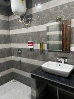 华丽双人房, 阳台, 城市景观 | 浴室