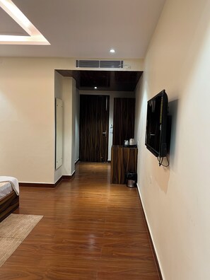 Deluxe Double Room, Balcony, City View - Flavour Zone Courtyard (Ambala)