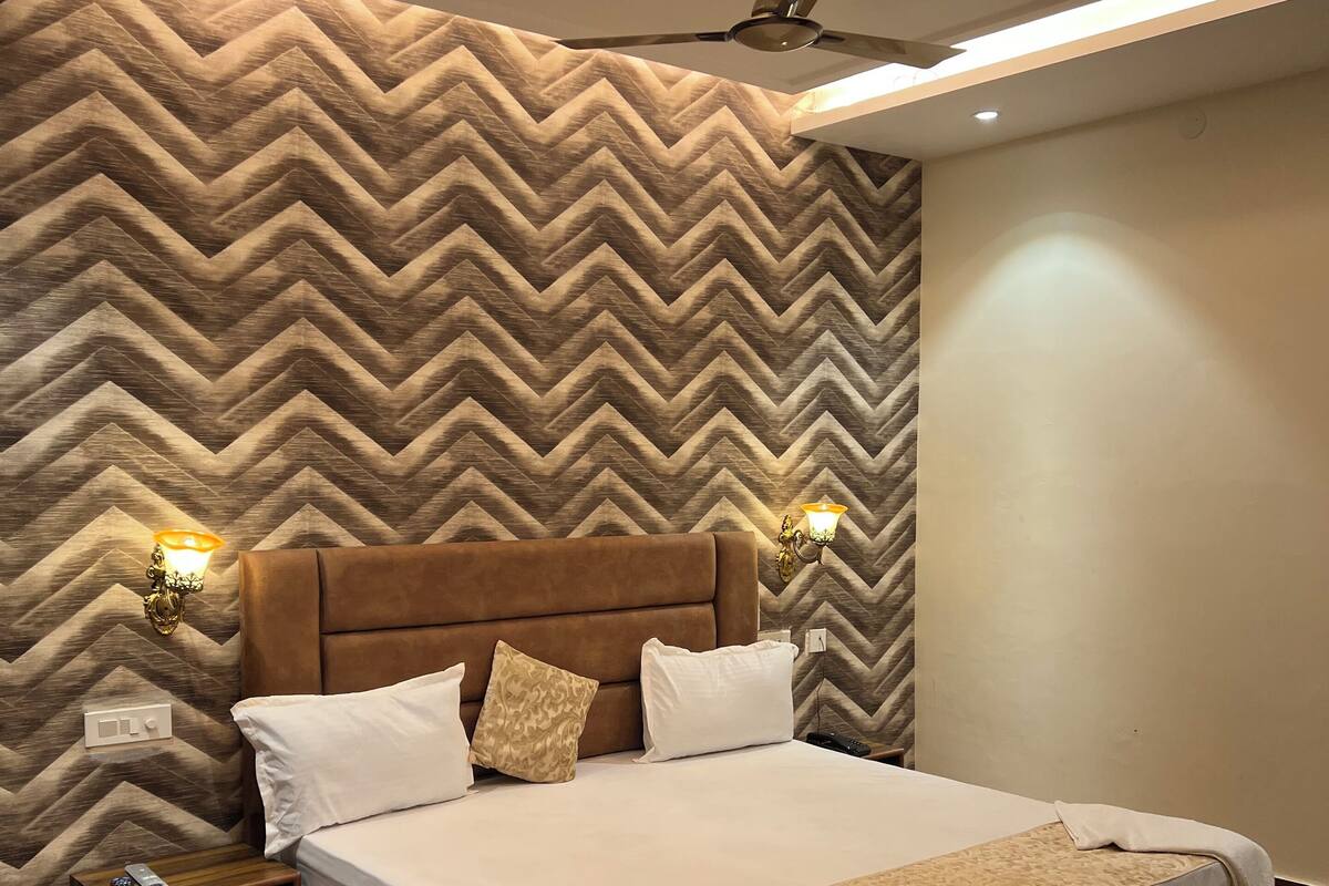 Deluxe Double Room, Balcony, City View