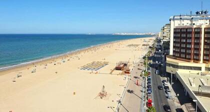 Studio 'San Felipe Neri Free Parking' with Sea View, Wi-Fi, and Air Conditioning