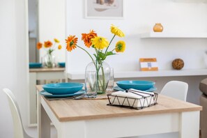 Dining - Studio 'San Felipe Neri Free Parking' with Sea View, Wi-Fi and Air Conditioning (Cádiz)