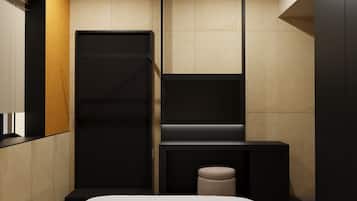 Minibar, vÀrdeförvaringsskÄp pÄ rummet och skrivbord