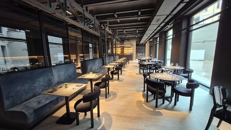 Daily buffet breakfast for a fee. Palazzo Loreto Hotel Milano