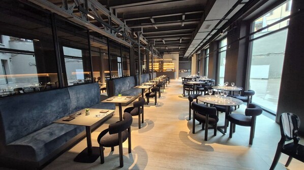 Daily buffet breakfast (EUR 25 per person)