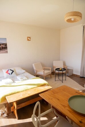 Interior - Altitude 1692 - Vue imprenable sur le Cambre d’Aze (Font-Romeu-Odeillo-Via)