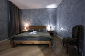 Iron/ironing board, Internet, bed sheets