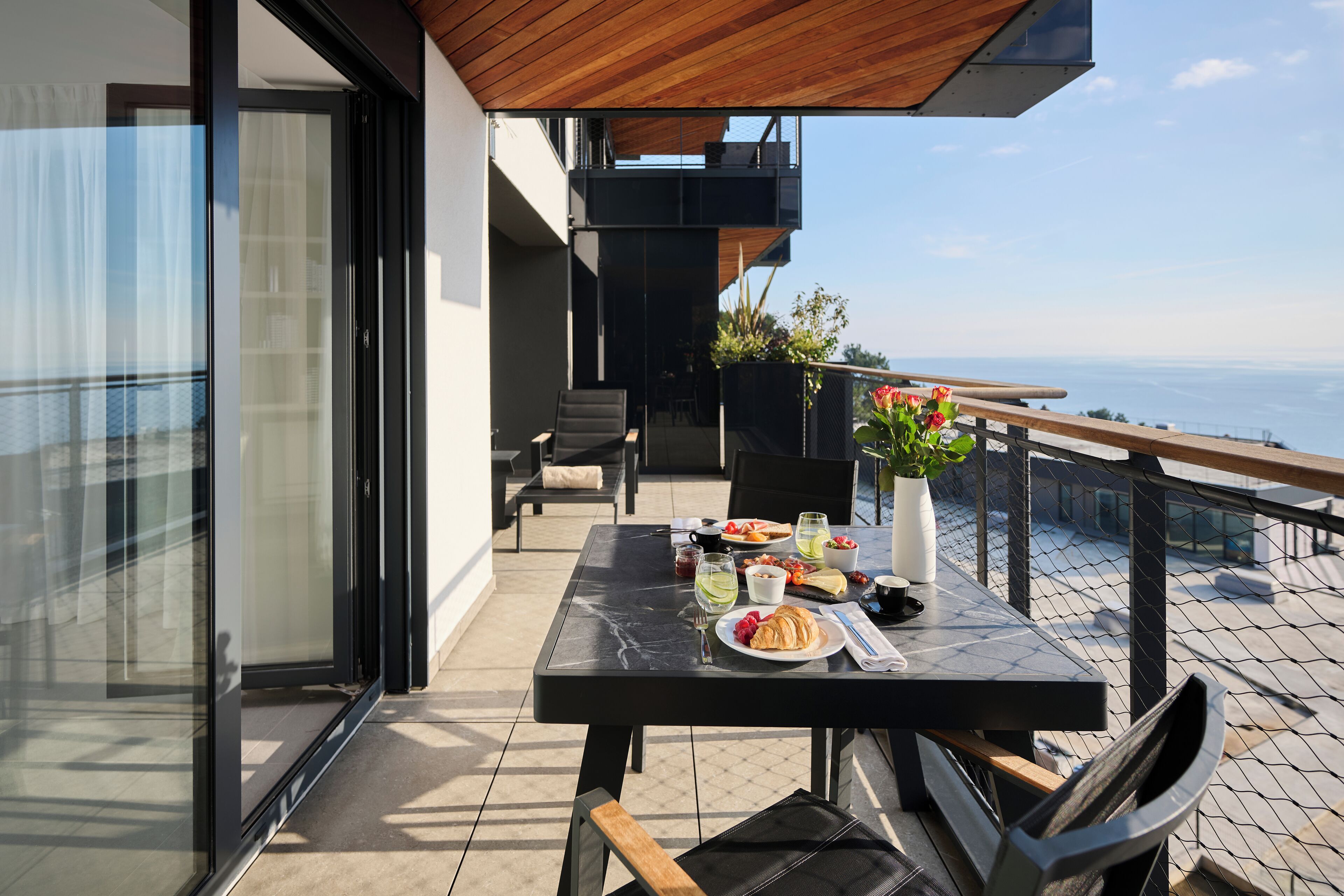 Apartment for 3 persons with sea view balcony | Zimmersafe, Bügeleisen/Bügelbrett, kostenloses WLAN