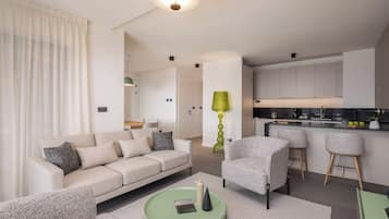 Family Apartment for 4 persons with balcony | Una cassaforte in camera, ferro/asse da stiro, Wi-Fi gratuito