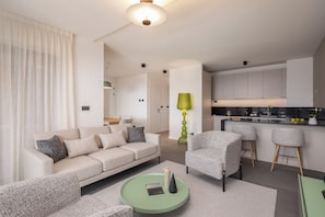 Family Apartment for 4 persons with balcony | Caja fuerte, tabla de planchar con plancha, wifi gratis