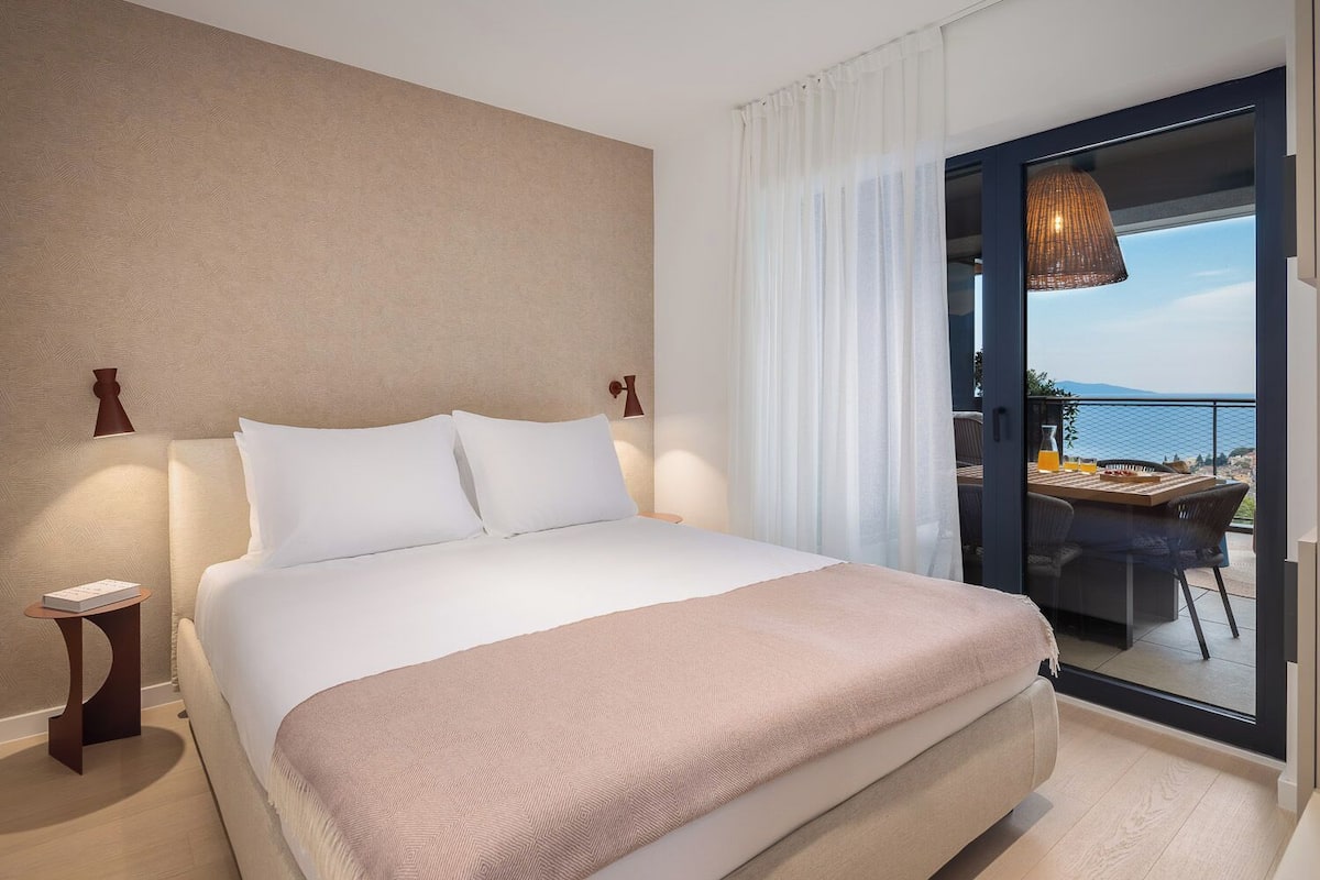 Apartment for 3 persons with sea view balcony | Caja fuerte, tabla de planchar con plancha, wifi gratis