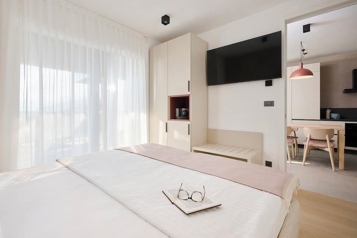 In-room safe, iron/ironing board (on request), free WiFi
