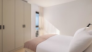 Family Apartment for 5 persons with sea view balcony | In-room safe, iron/ironing board (on request), free WiFi - Aminess Younique Vollo Hotel Residences (Opatija)