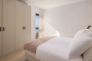 Family Apartment for 5 persons with sea view balcony | In-room safe, iron/ironing board (on request), free WiFi