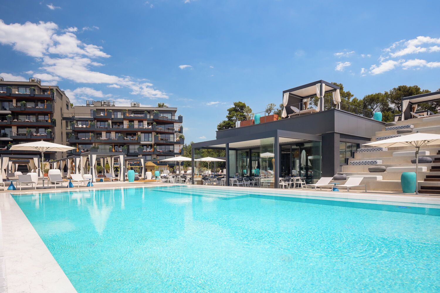 Piscine extérieure (ouverte en saison)