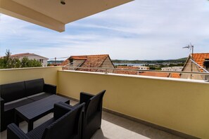 Balcony - Quiet Meterize Apartment Near Zadar (Sibenik)