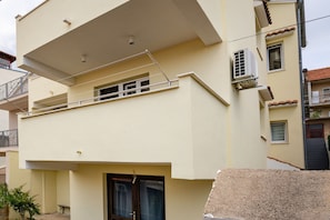 Exterior - Quiet Meterize Apartment Near Zadar (Sibenik)