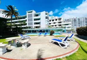 Exterior - Condado Studio - Walk to Beach + Pool Access (San Juan)