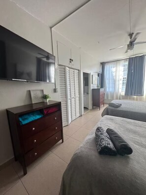 Iron/ironing board, WiFi, bed sheets