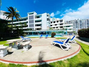 Exterior - Studio Getaway: Lagoon and Beach Minutes Away! (San Juan)