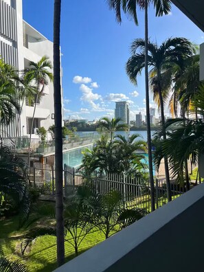 Property grounds - Studio Getaway: Lagoon and Beach Minutes Away! (San Juan)
