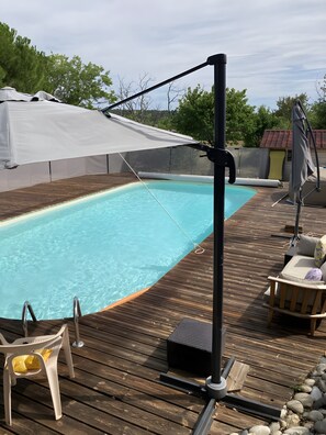 Pool - Bed and Breakfast 'Chambre D'hôte Gorges De L'Ardeche' with Shared Pool, Wi-Fi and Air Conditioning (Saint-Remèze)