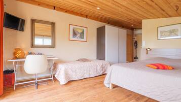 1 bedroom, WiFi, bed sheets