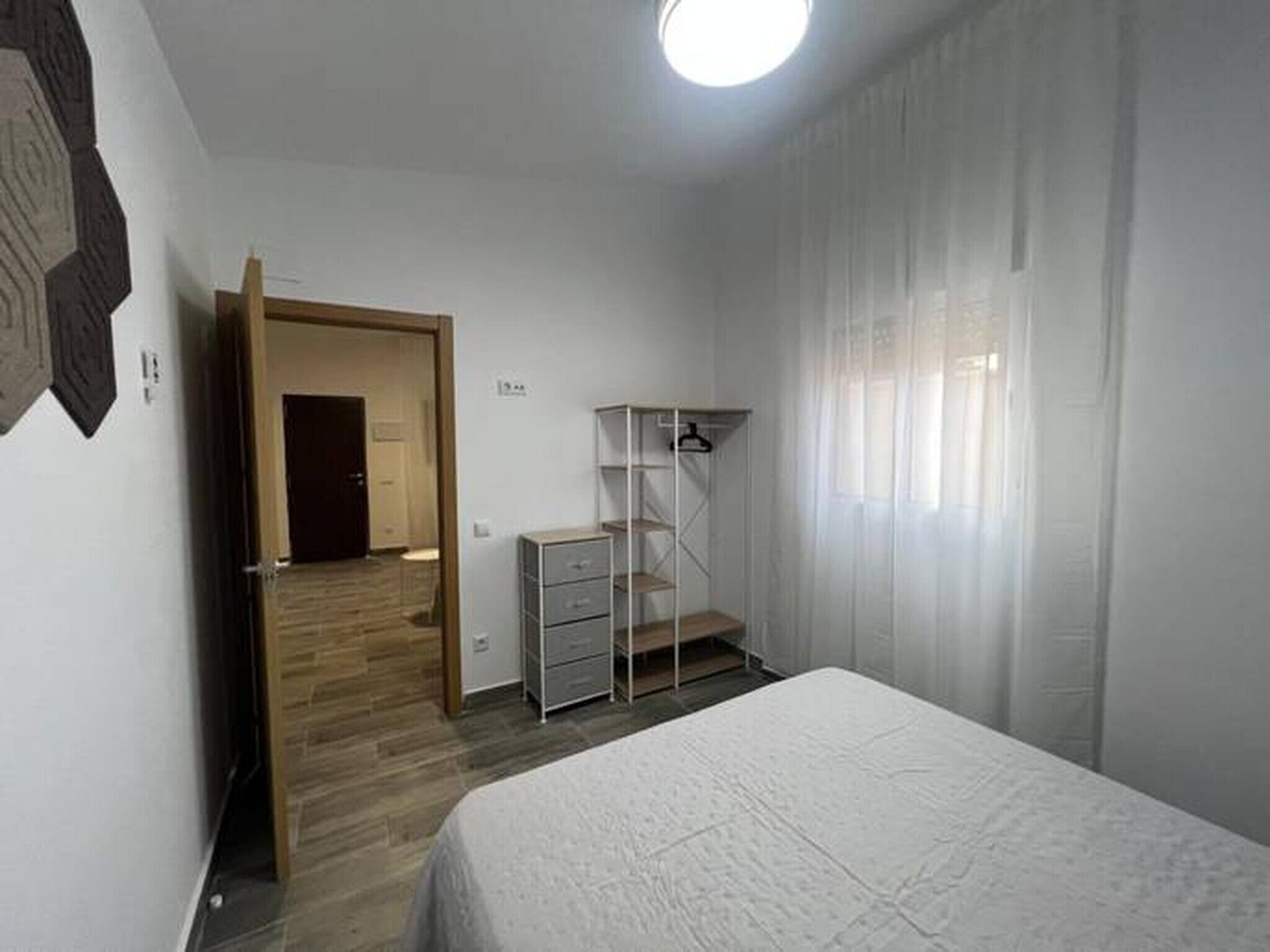 2 slaapkamers, een strijkplank/strijkijzer, wifi, beddengoed