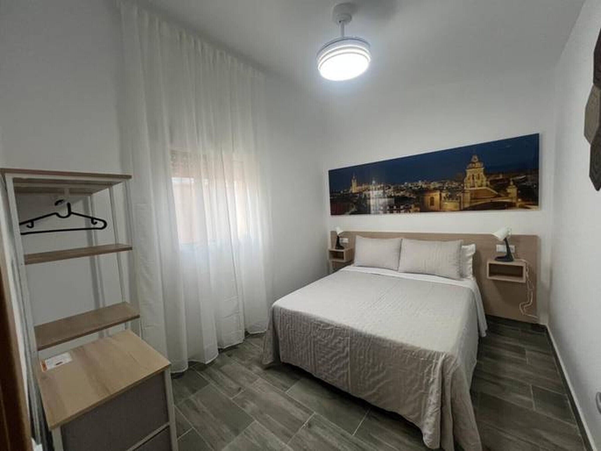 2 slaapkamers, een strijkplank/strijkijzer, wifi, beddengoed