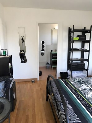 1 habitación, sistema de insonorización, wifi y ropa de cama 