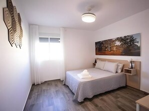 2 Schlafzimmer, Bügeleisen/Bügelbrett, WLAN, Bettwäsche