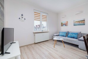 Een televisie en een kantoor