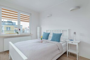 1 bedroom, desk, iron/ironing board, travel cot - Apartment in the Center of Kolobrzeg | Balcony and Workspace (Kołobrzeg)