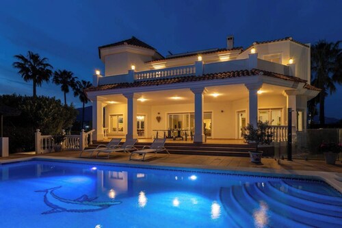 Pool - Sauna - Cinema - Hot Tub - Sleeps 10 - Pets