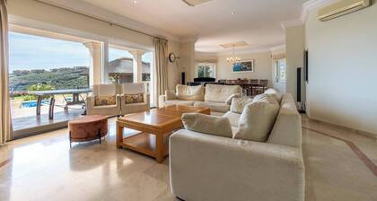 Pool - Sauna - Cinema - Hot Tub - Sleeps 10 - Pets