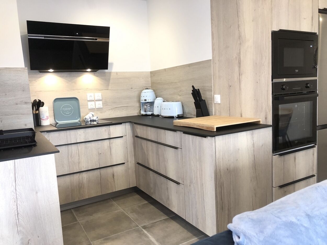 電子レンジ、オーブン、コンロ、食器洗い機