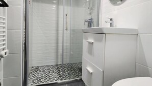 Unclassified image, 3 of 7, button - Premium Suite near CDG Airport and Parc Astérix (Villeron)
